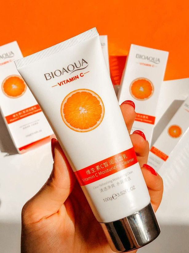 سفارش فوم شستشو روشن کننده صورت تیوپی ویتامین سی بیوآکوا