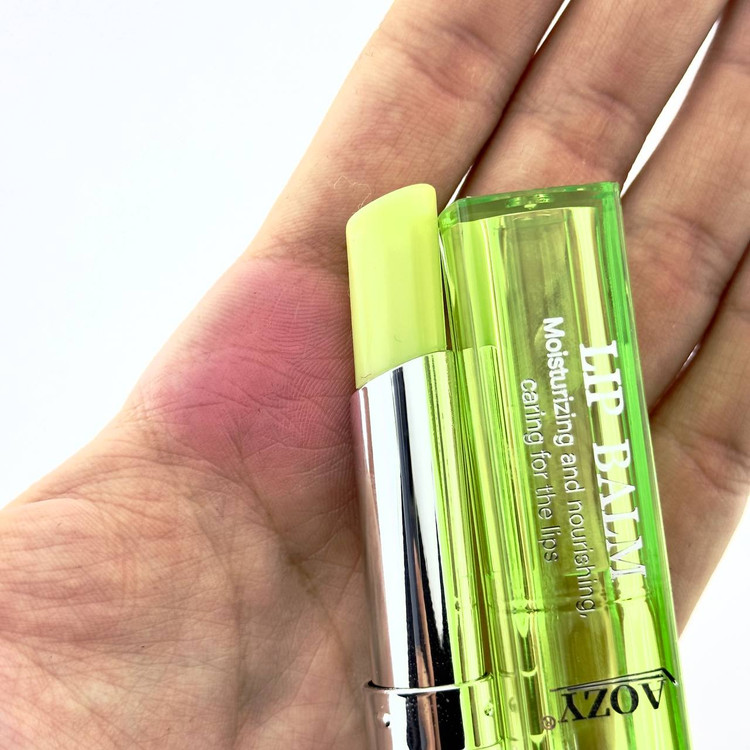 سفارش بالم لب حرارتی آلوئه ورا طرح ترند دیور ایوزی