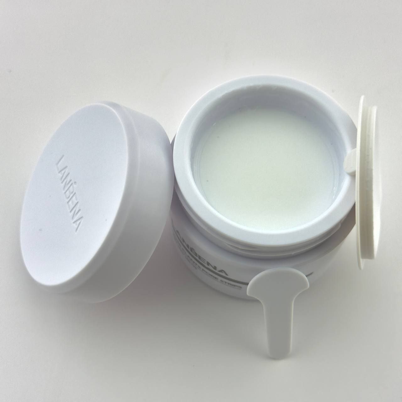 سفارش چسب بینی کاسه ای ضد جوش سرسیاه BHA 2% لانبنا اصل