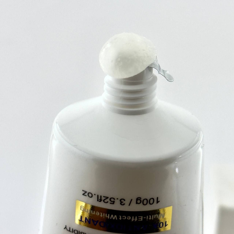 خرید اینترنتی کلینزر صورت تیوپی ضدلک حاوی ویتامین سی بیوآکوا 100 گرم