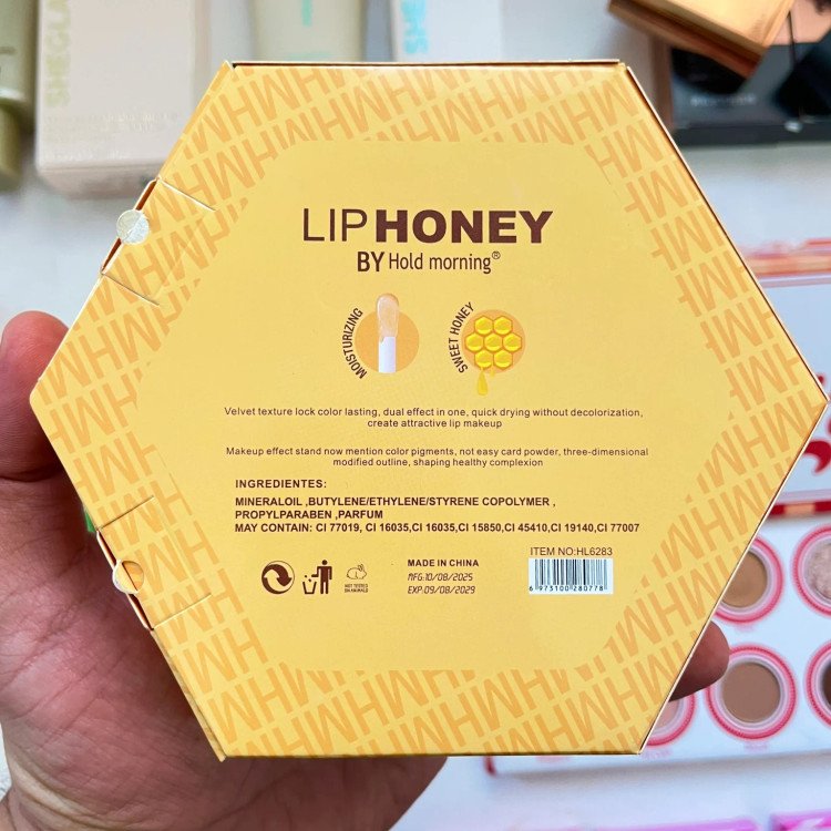 سفارش لیپ گلاس عسلی هولد مورنینگ آبرسان و نرم کننده لب